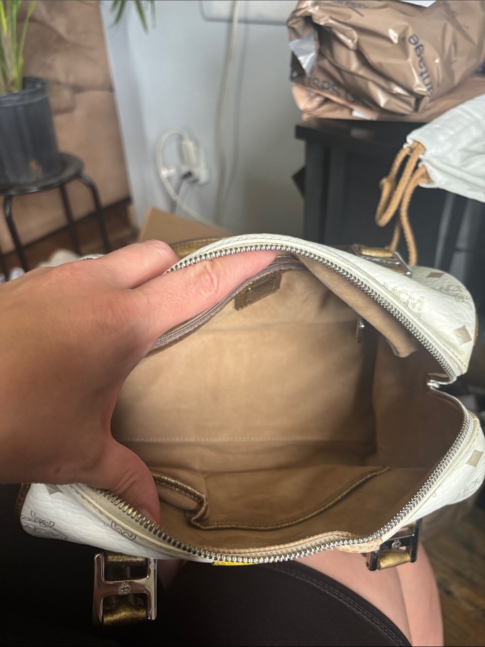 MCM Princess lion limited edition Boston bag - Picture 15 of 17